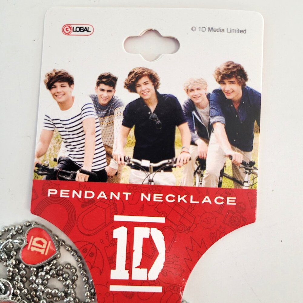 One Direction 1D NIALL Pendant Necklace Heart Charm  - NEW - Picture 3 of 3